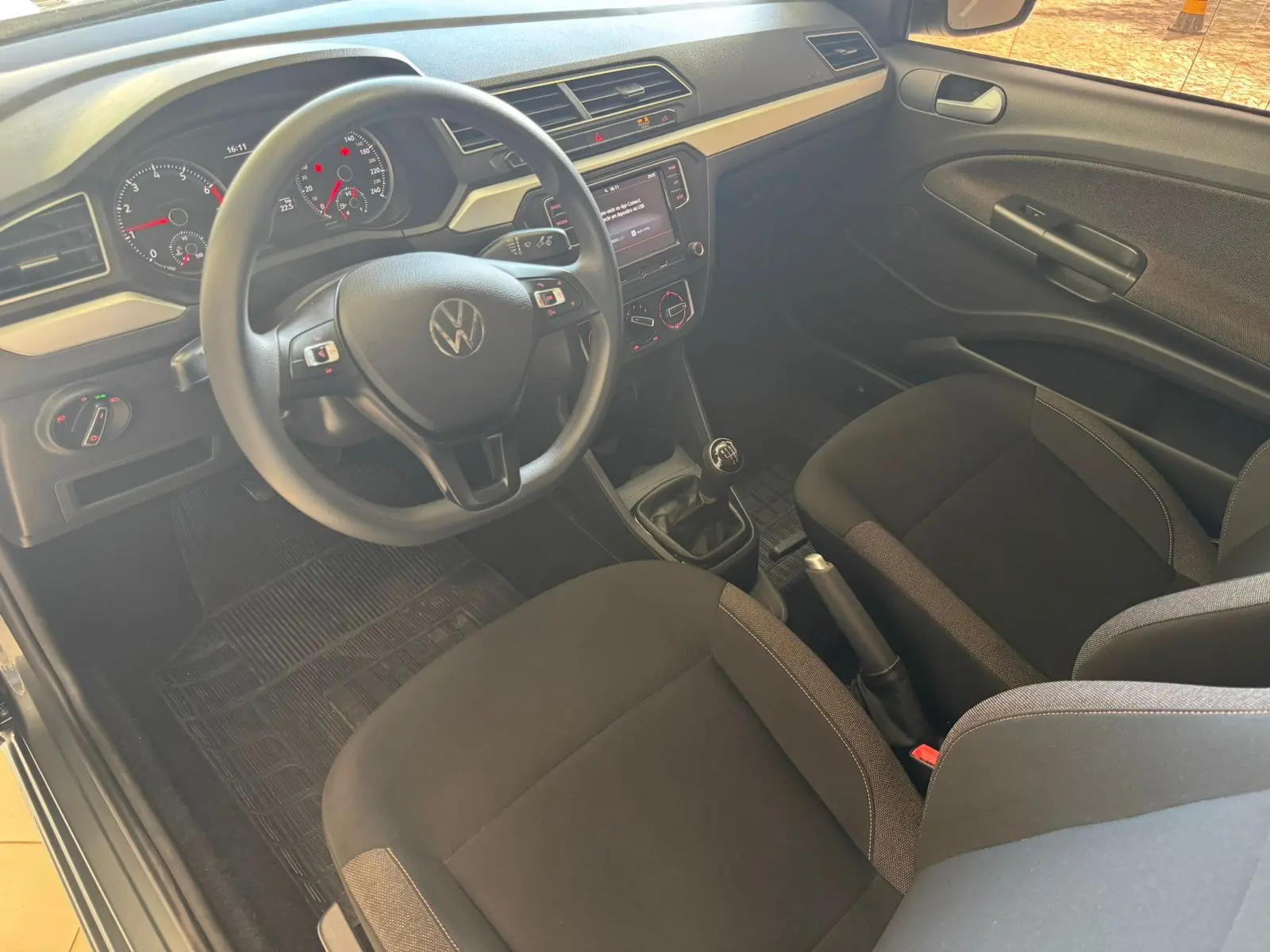 VOLKSWAGEN Saveiro - Foto