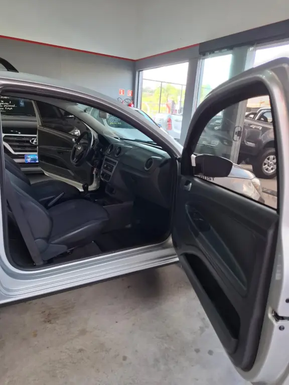 VOLKSWAGEN Saveiro - Foto