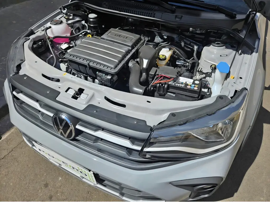 VOLKSWAGEN Saveiro - Foto