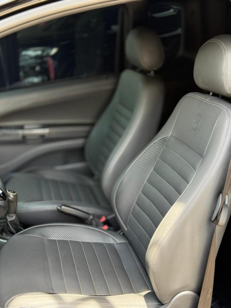 VOLKSWAGEN Saveiro - Foto