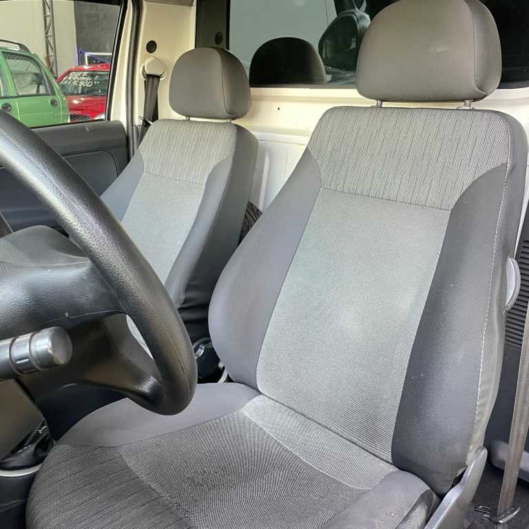 VOLKSWAGEN Saveiro - Foto