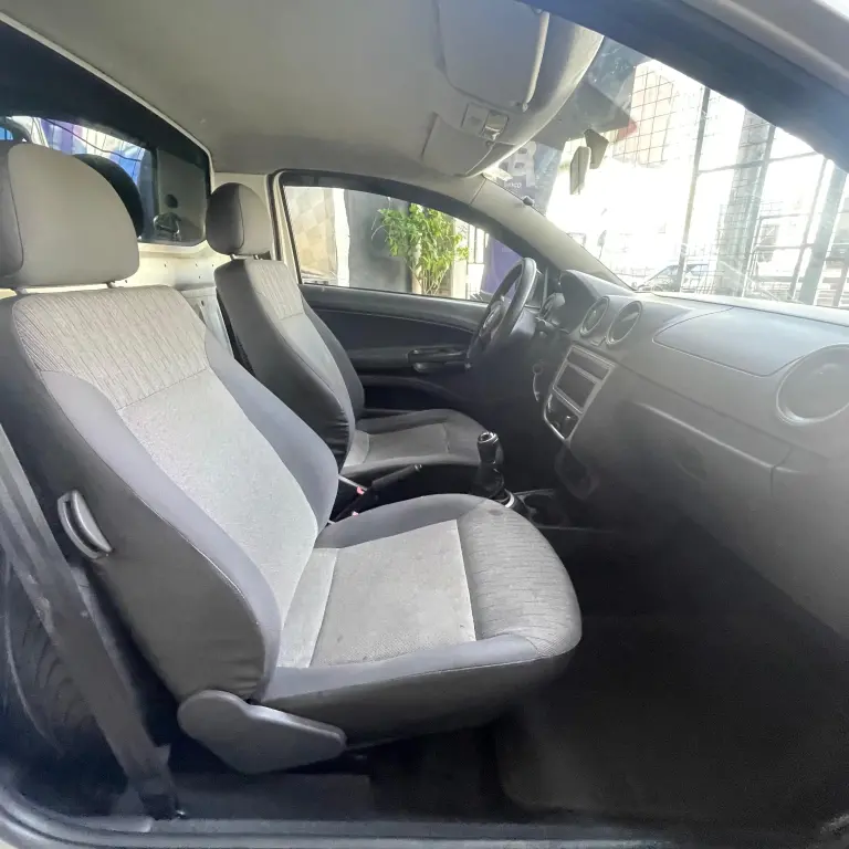 VOLKSWAGEN Saveiro - Foto