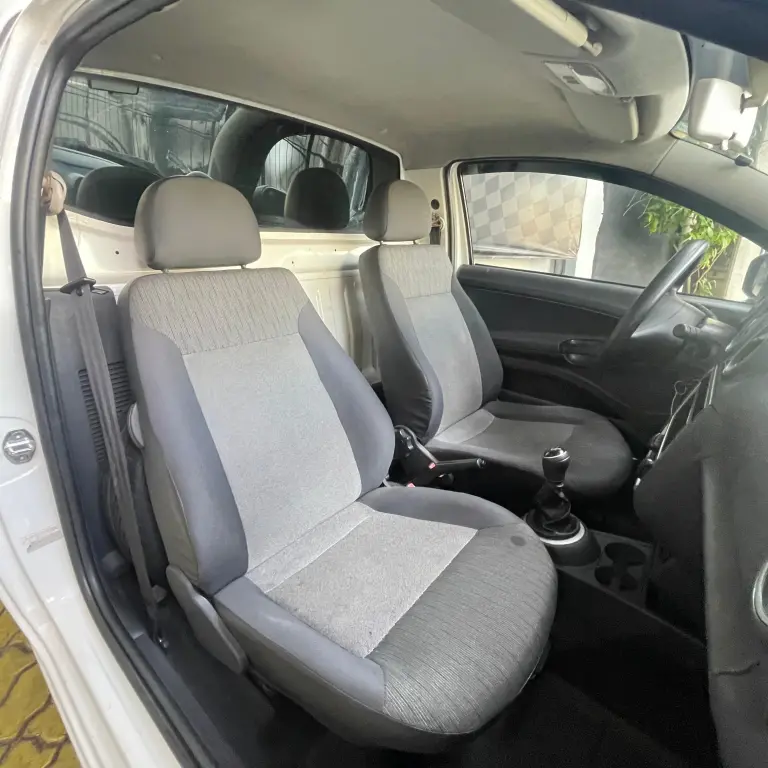 VOLKSWAGEN Saveiro - Foto