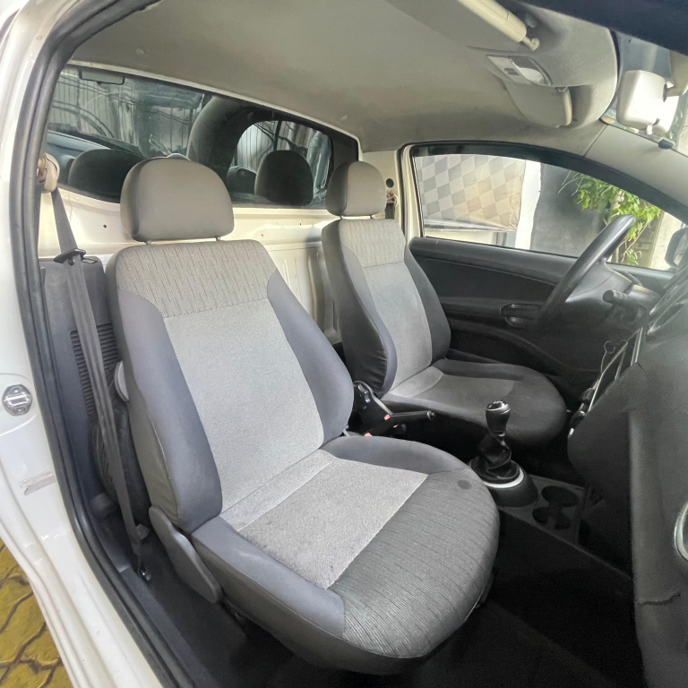 VOLKSWAGEN Saveiro - Foto