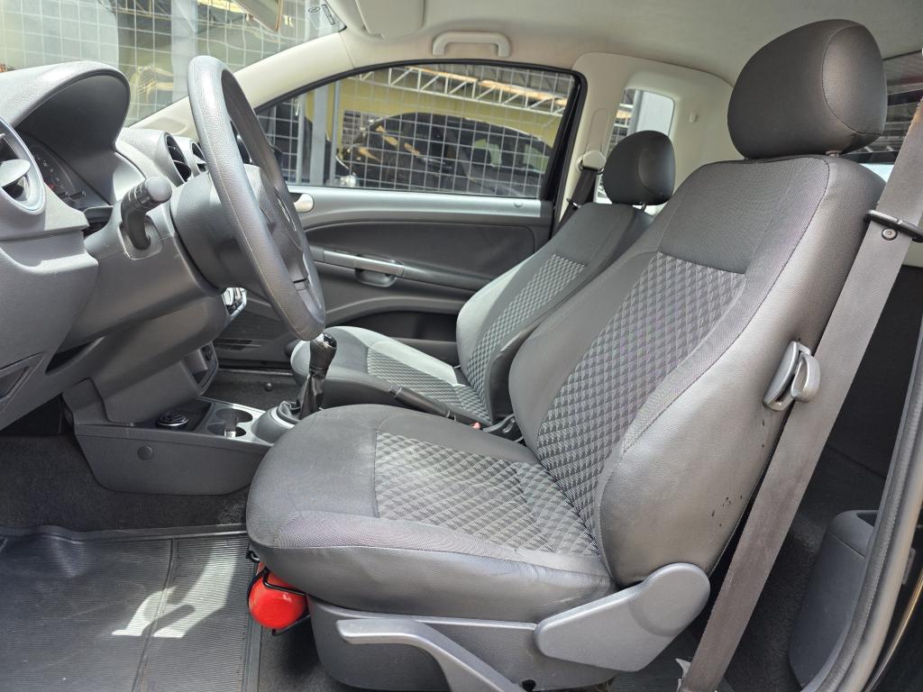 VOLKSWAGEN Saveiro - Foto