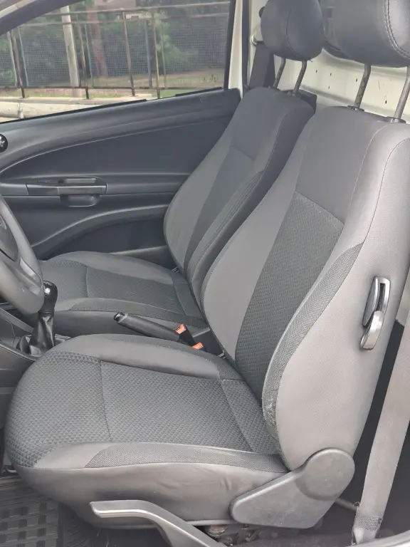 VOLKSWAGEN Saveiro - Foto