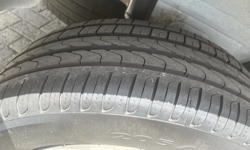 VOLKSWAGEN Saveiro - Foto