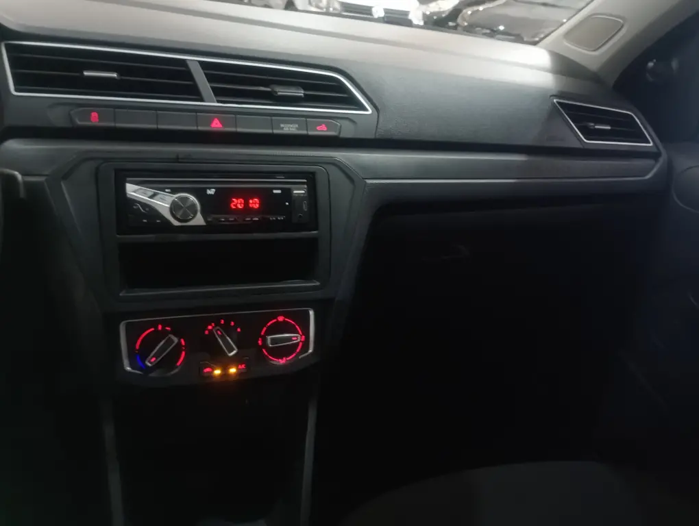 VOLKSWAGEN Saveiro - Foto