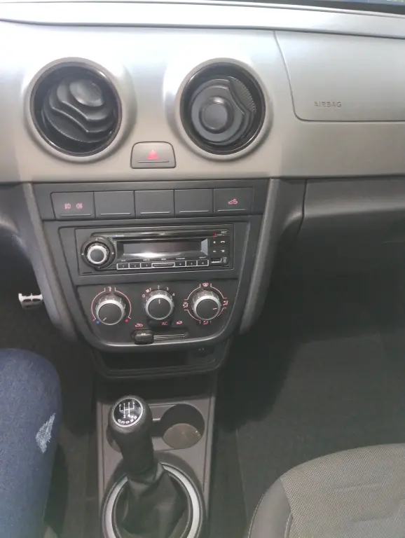 VOLKSWAGEN Saveiro - Foto