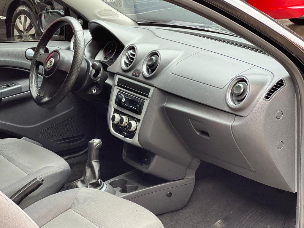 VOLKSWAGEN Saveiro - Foto