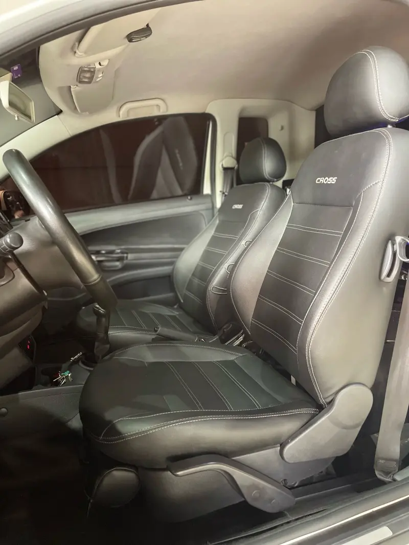 VOLKSWAGEN Saveiro - Foto