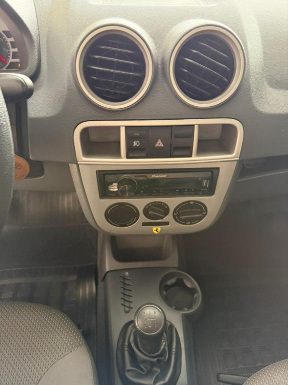 VOLKSWAGEN Saveiro - Foto