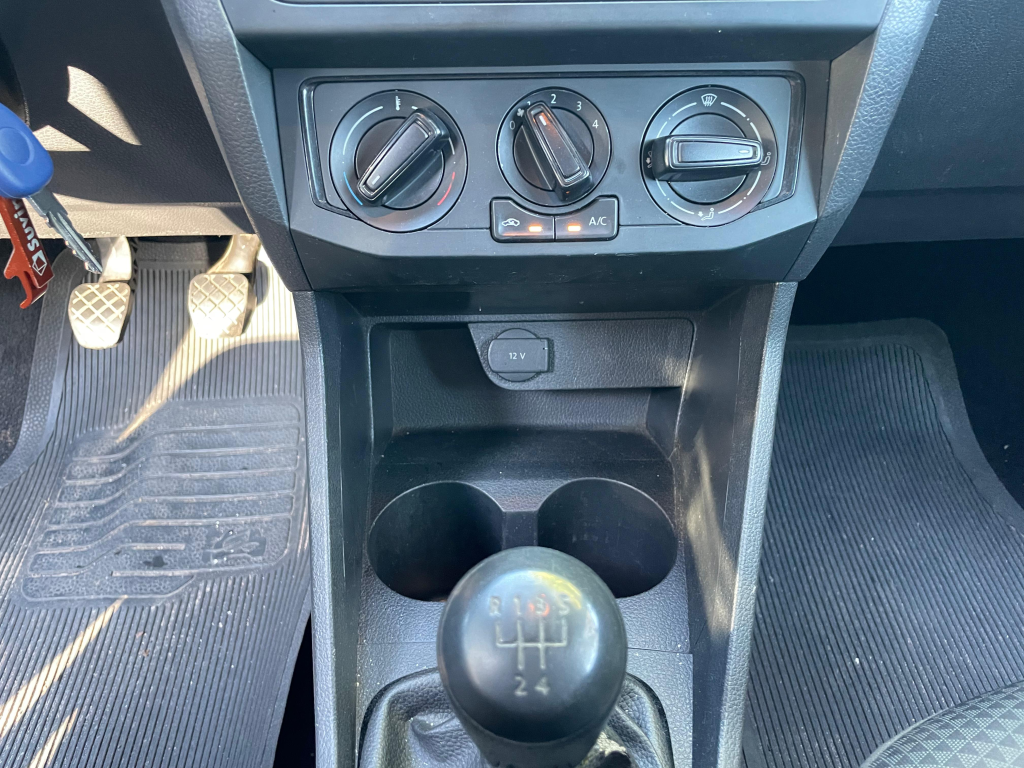 VOLKSWAGEN Saveiro - Foto