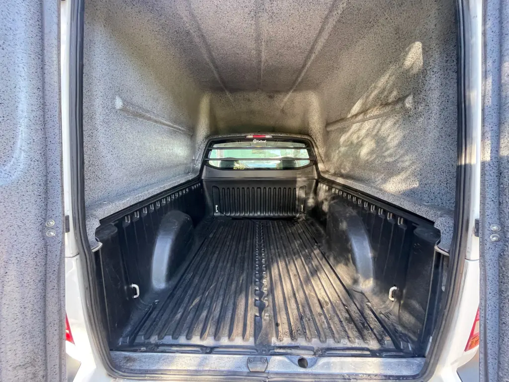 VOLKSWAGEN Saveiro - Foto