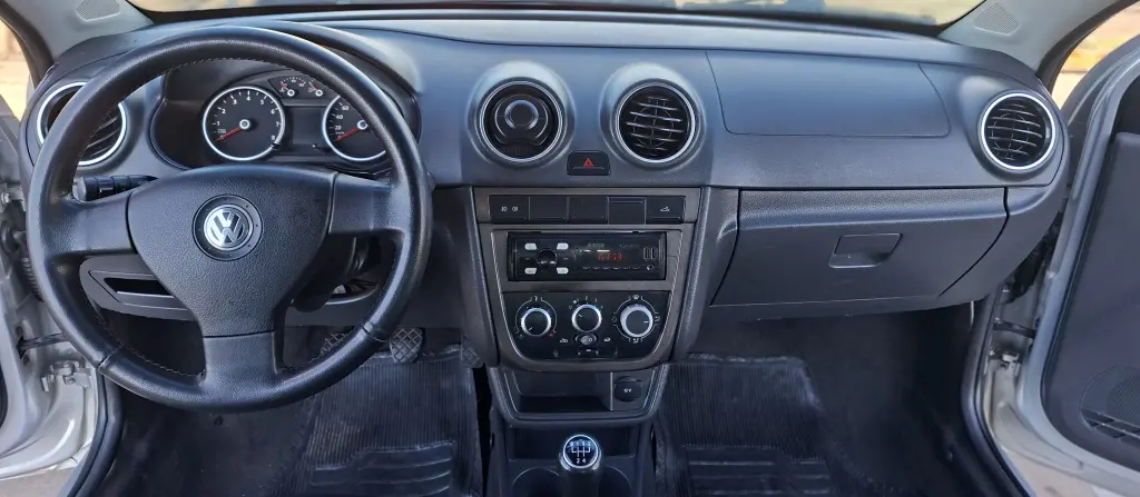 VOLKSWAGEN Saveiro - Foto