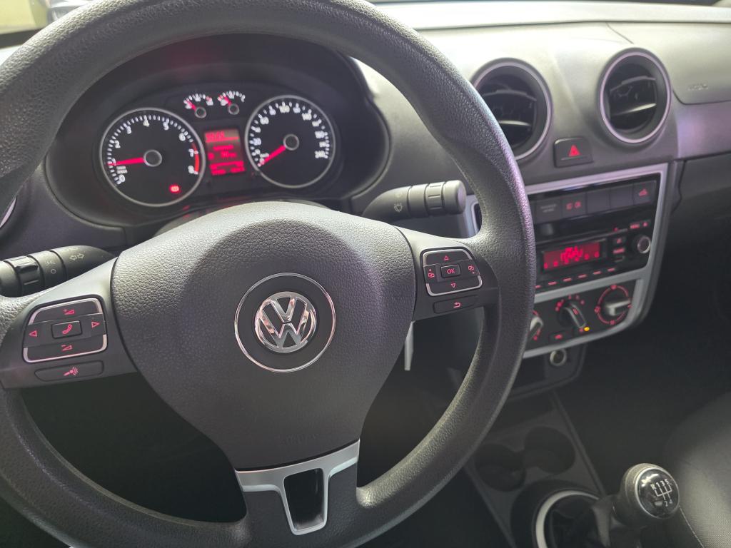 VOLKSWAGEN Saveiro - Foto