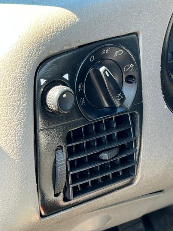 VOLKSWAGEN Saveiro - Foto