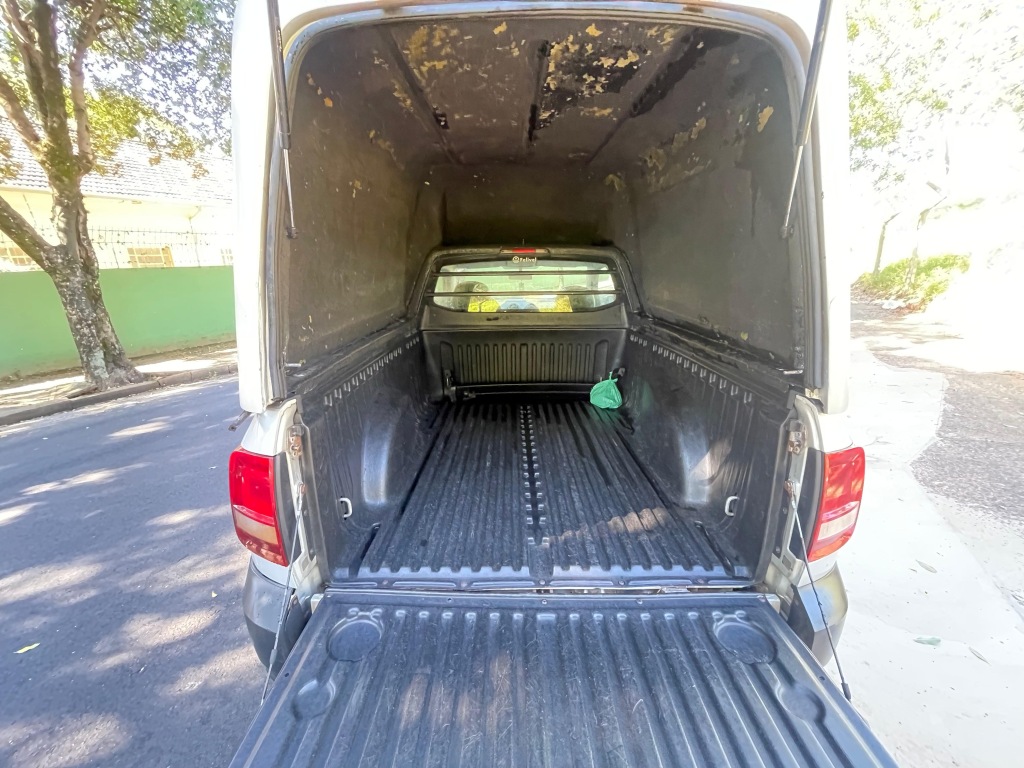 VOLKSWAGEN Saveiro - Foto