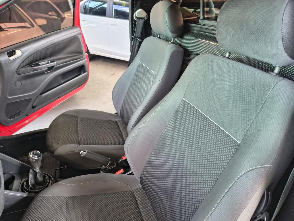 VOLKSWAGEN Saveiro - Foto