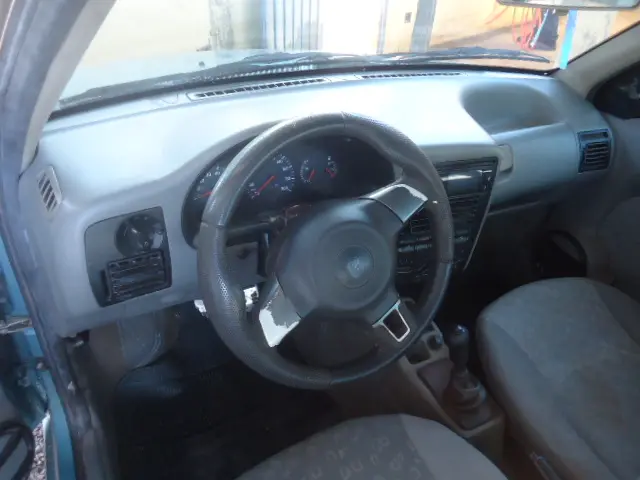 VOLKSWAGEN Saveiro - Foto