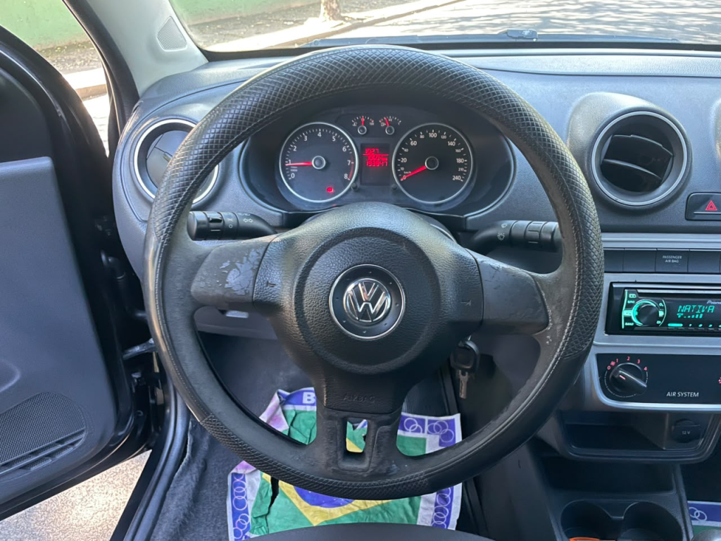 VOLKSWAGEN Saveiro - Foto