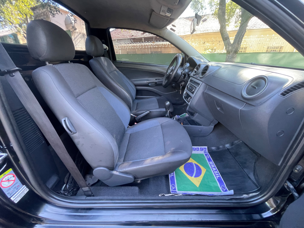 VOLKSWAGEN Saveiro - Foto