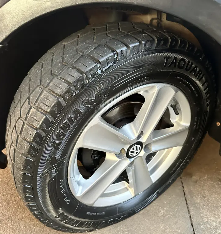 VOLKSWAGEN Saveiro - Foto
