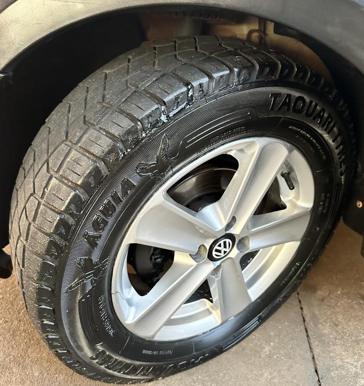 VOLKSWAGEN Saveiro - Foto