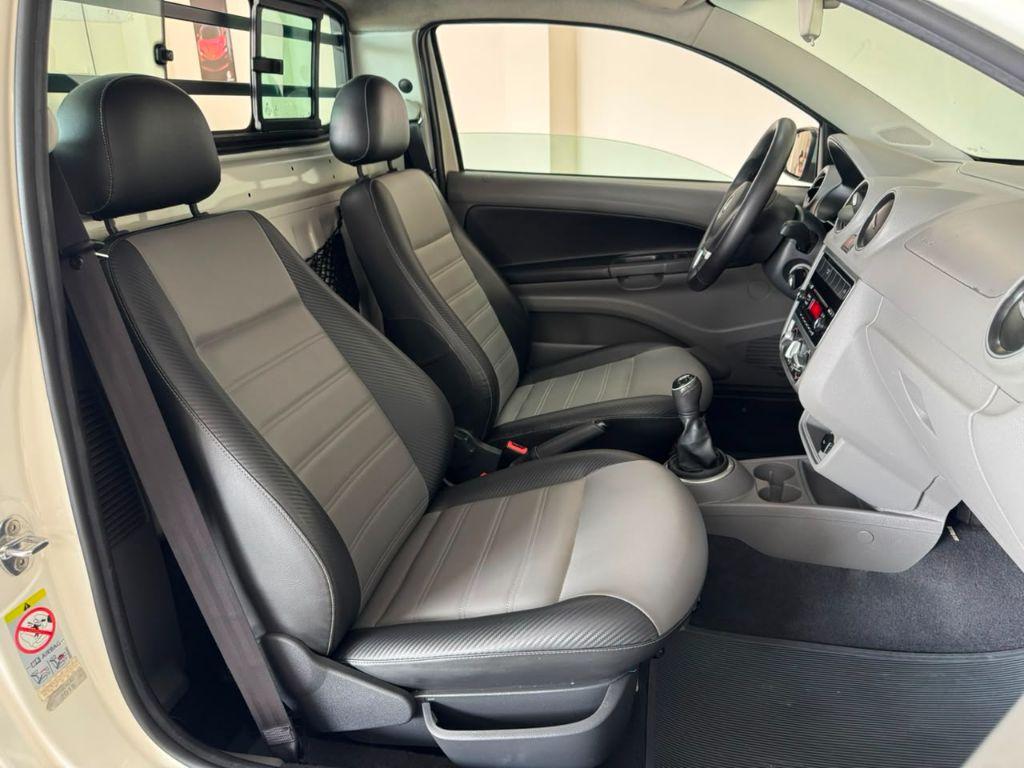 VOLKSWAGEN Saveiro - Foto