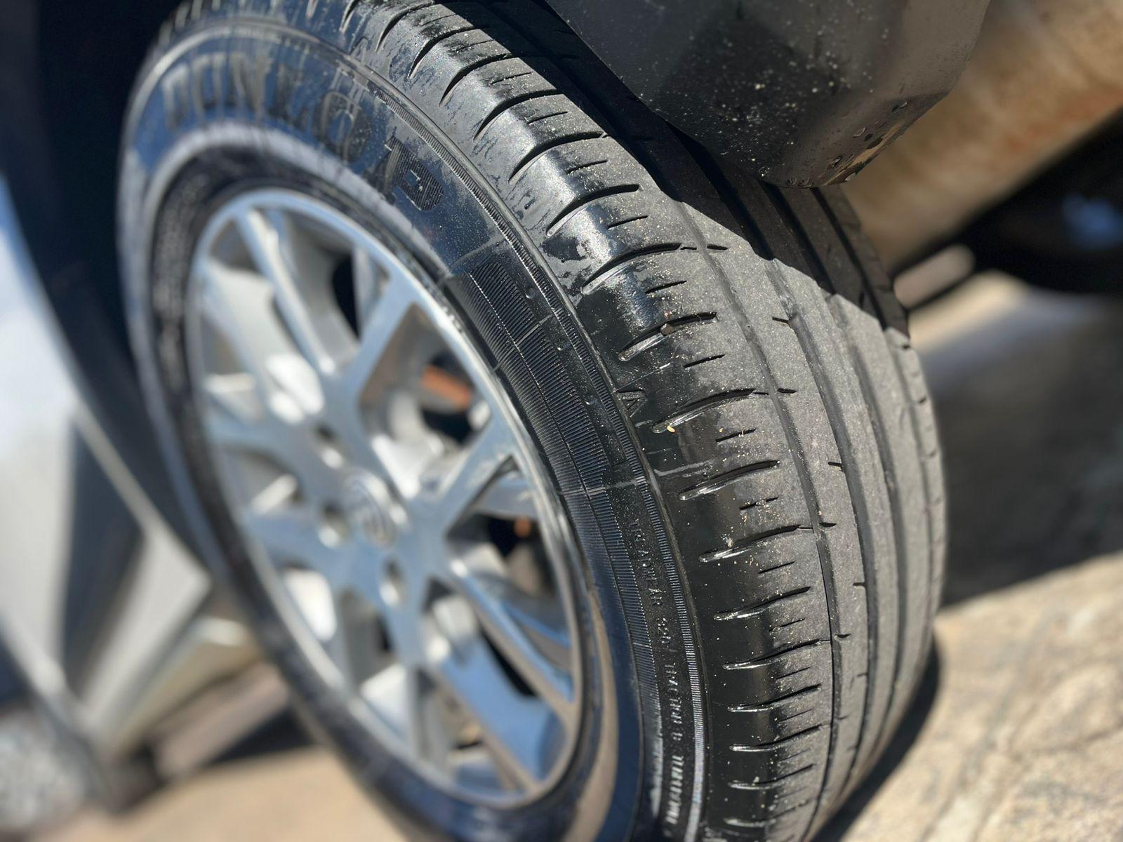 VOLKSWAGEN Saveiro - Foto