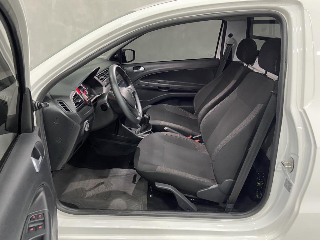 VOLKSWAGEN Saveiro - Foto