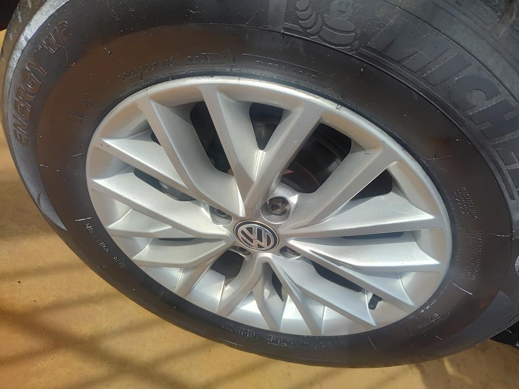 VOLKSWAGEN Saveiro - Foto