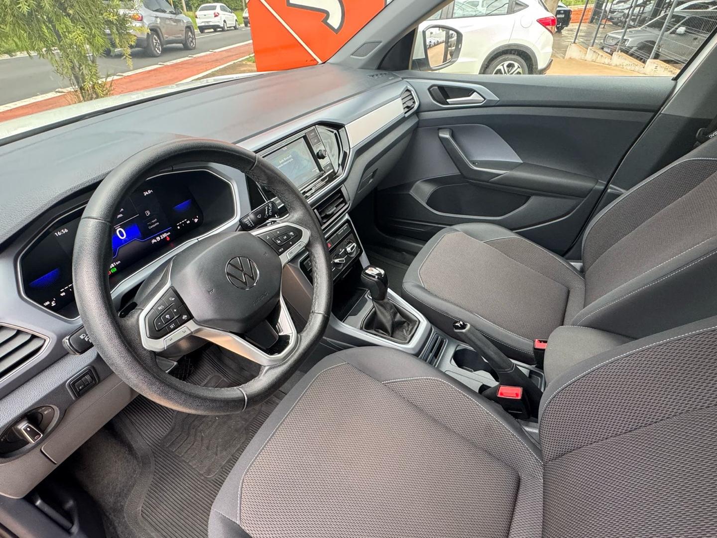 VOLKSWAGEN T-Cross - Foto