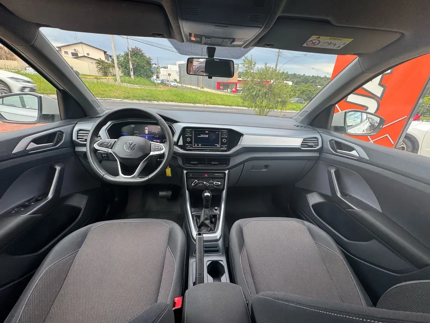 VOLKSWAGEN T-Cross - Foto