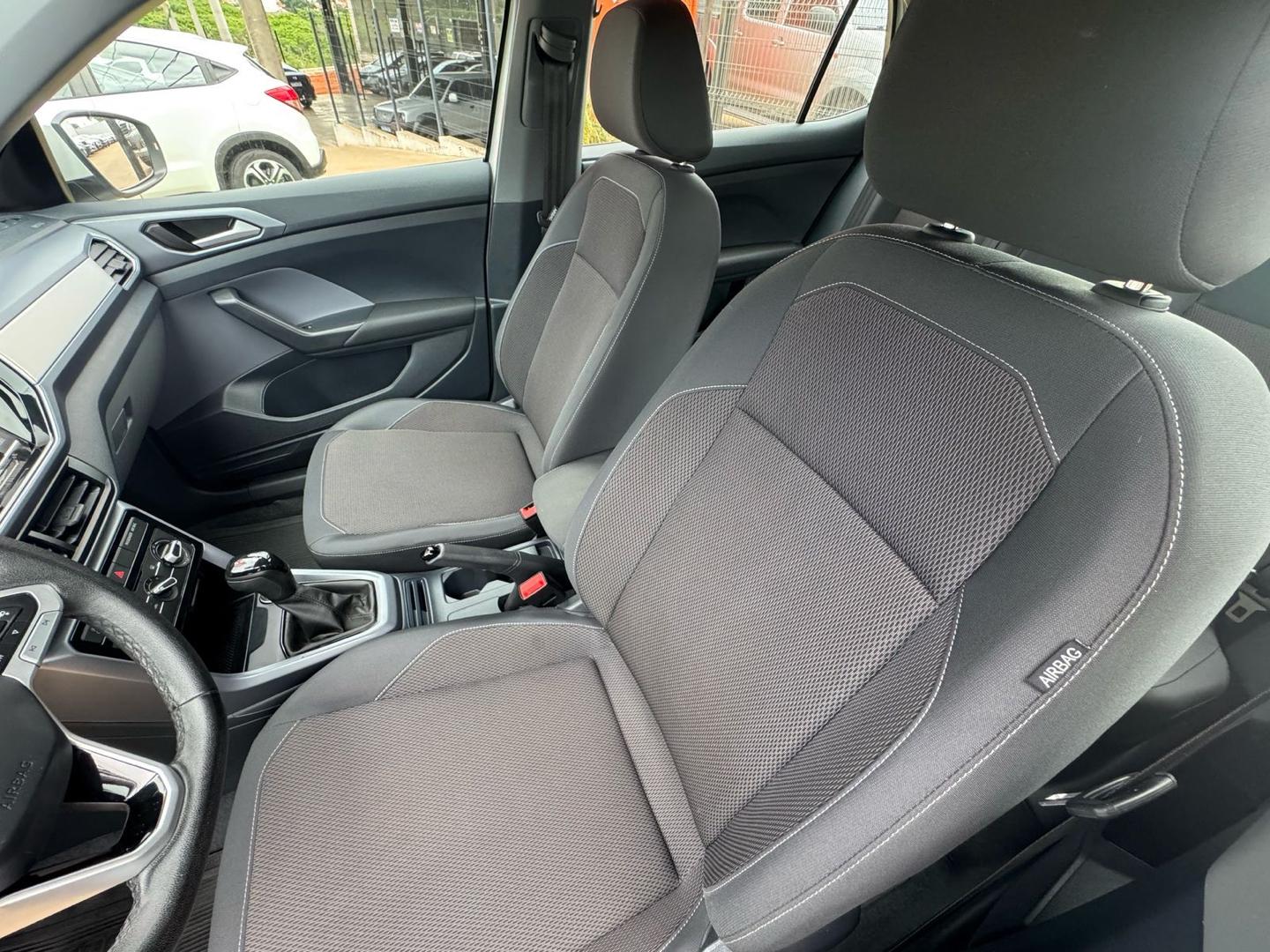 VOLKSWAGEN T-Cross - Foto