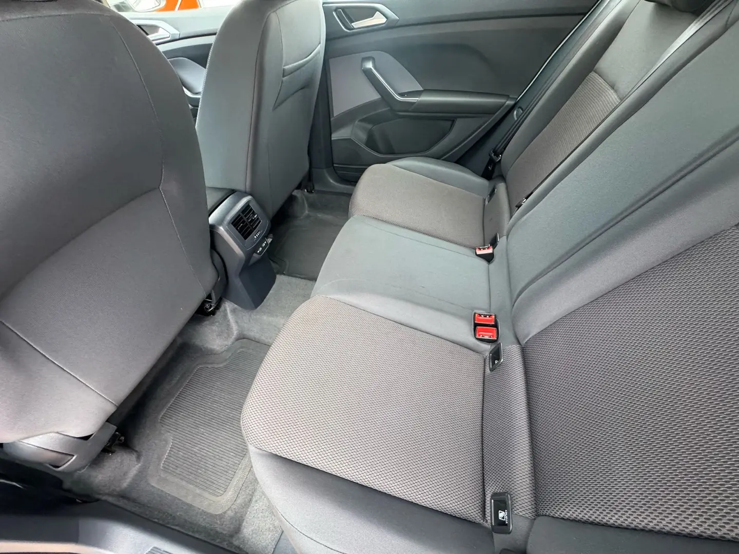 VOLKSWAGEN T-Cross - Foto