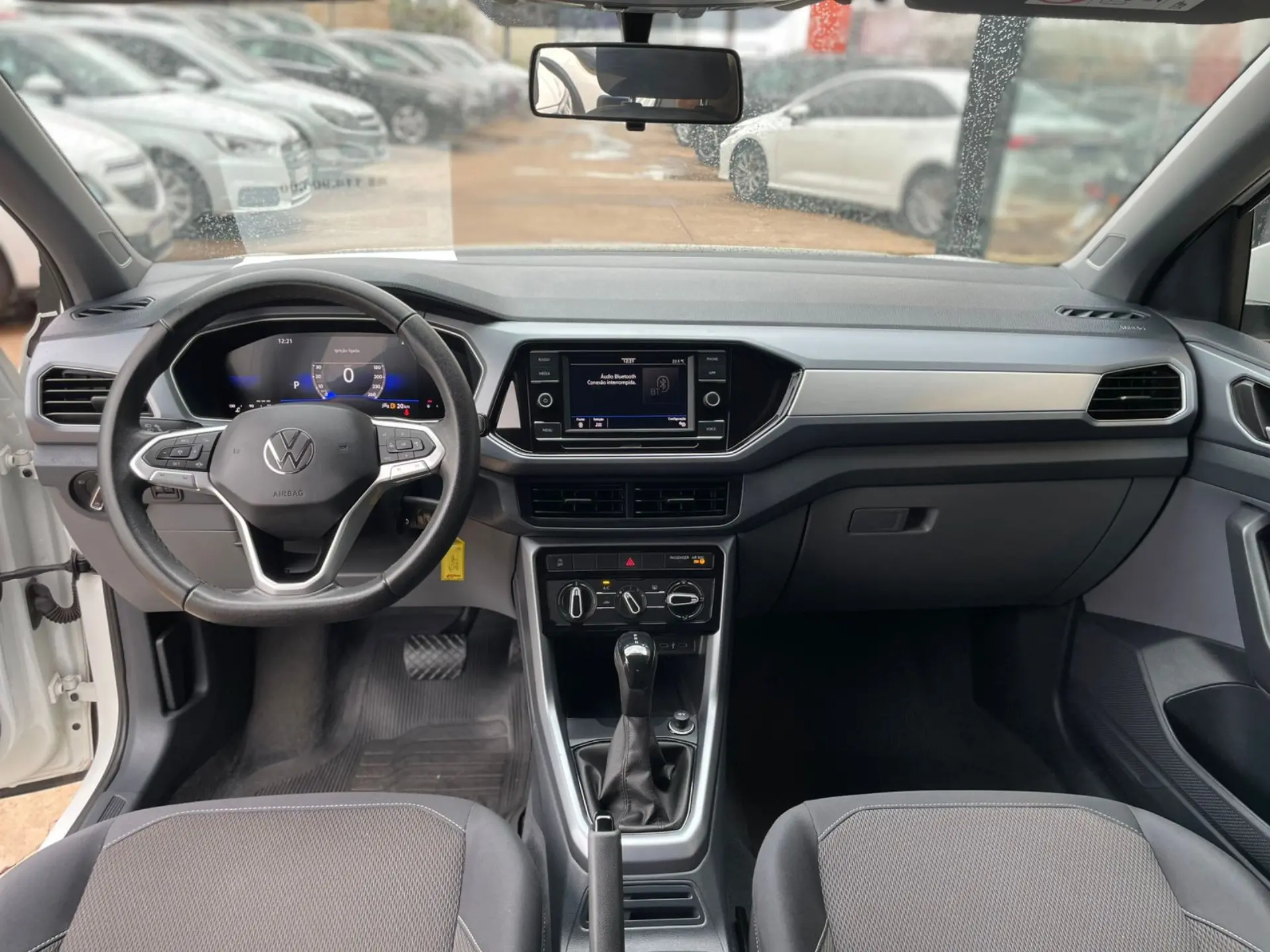 VOLKSWAGEN T-Cross - Foto