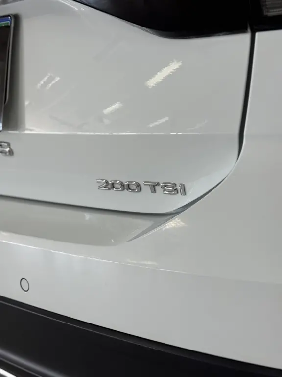 VOLKSWAGEN T-Cross - Foto