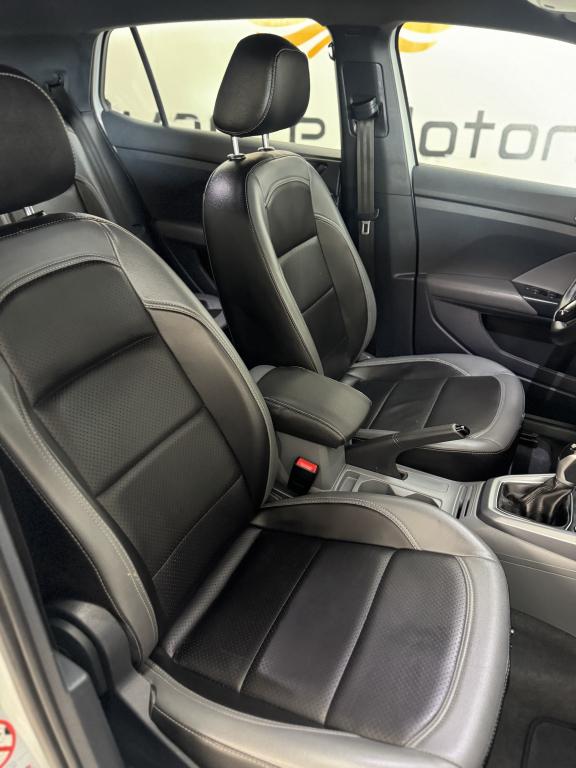 VOLKSWAGEN T-Cross - Foto