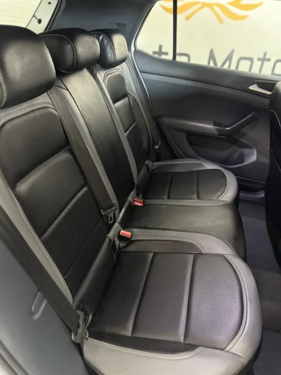 VOLKSWAGEN T-Cross - Foto