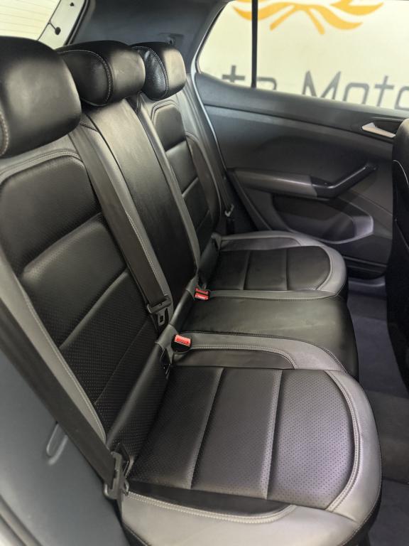 VOLKSWAGEN T-Cross - Foto