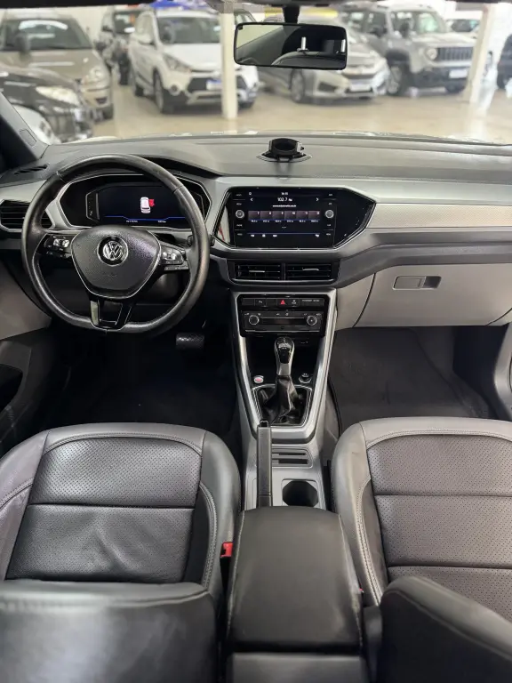 VOLKSWAGEN T-Cross - Foto