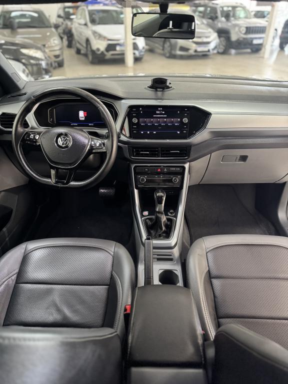 VOLKSWAGEN T-Cross - Foto