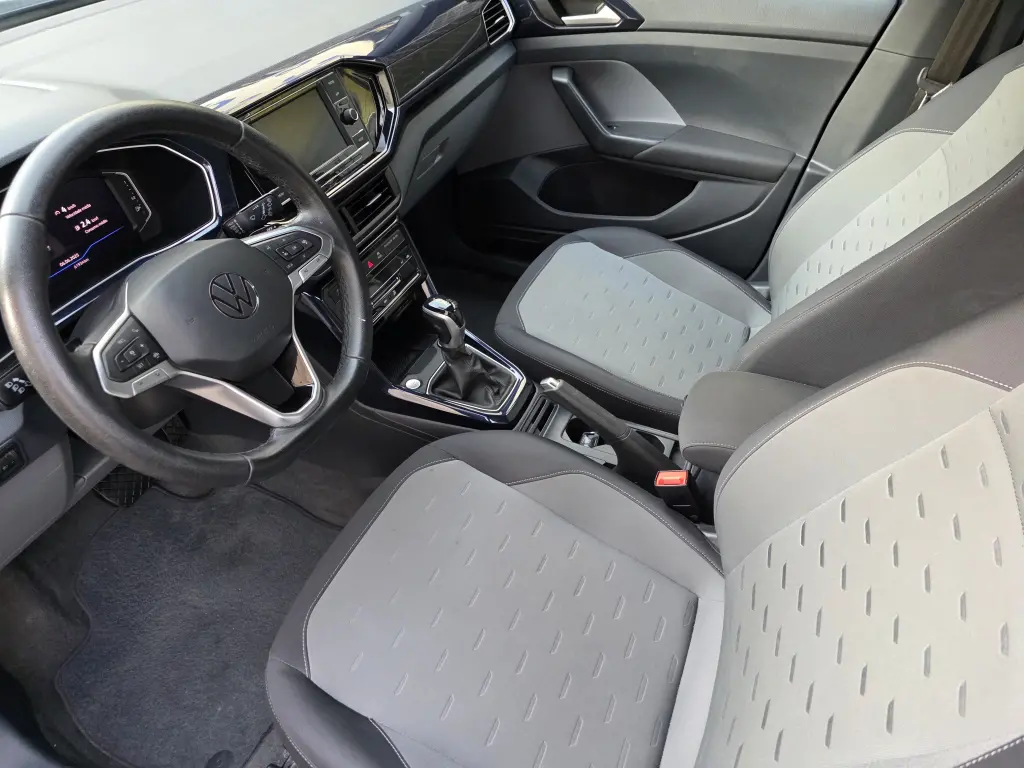 VOLKSWAGEN T-Cross - Foto