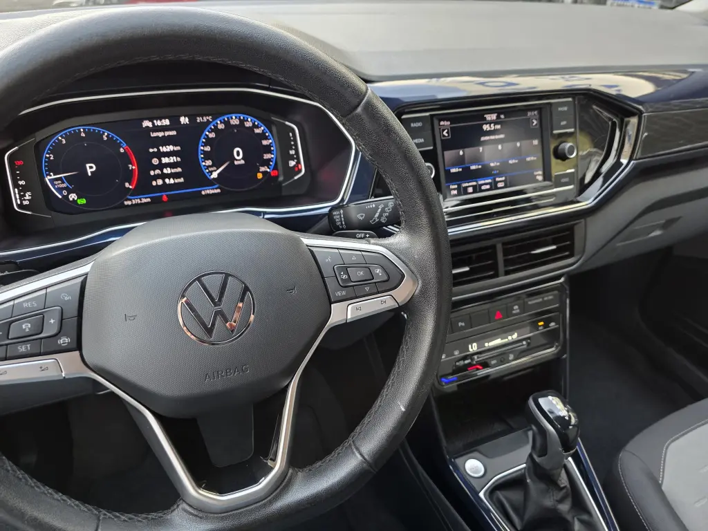 VOLKSWAGEN T-Cross - Foto