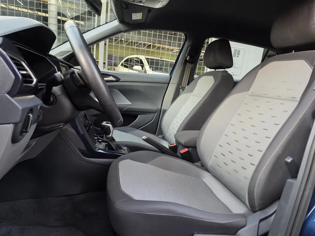 VOLKSWAGEN T-Cross - Foto