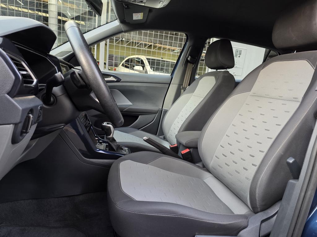 VOLKSWAGEN T-Cross - Foto