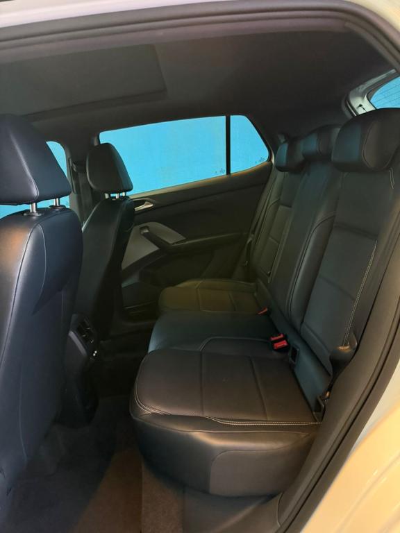 VOLKSWAGEN T-Cross - Foto