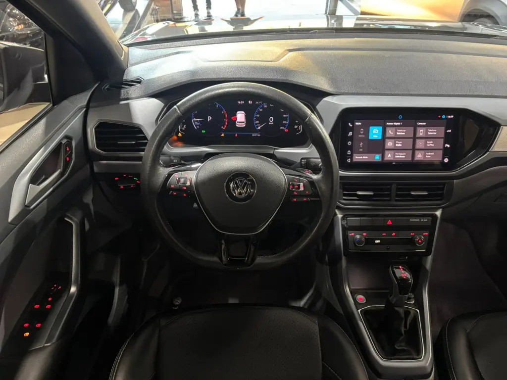 VOLKSWAGEN T-Cross - Foto