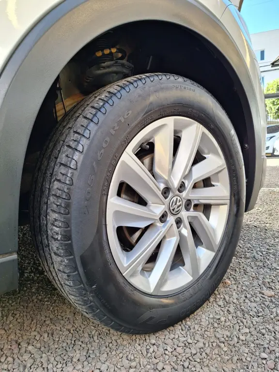 VOLKSWAGEN T-Cross - Foto